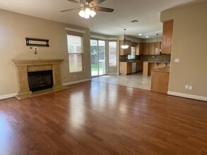 9772 Ellsmere Way in Elk Grove, CA - Building Photo - Building Photo