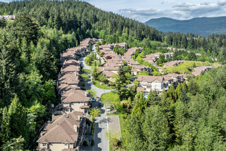 2979 Panorama Dr in Coquitlam, BC - Building Photo - Building Photo