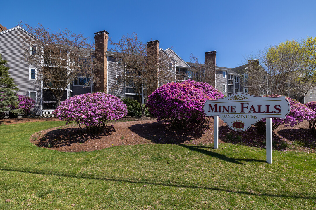 Parke Place Residential Suites in Nashua, NH - Building Photo