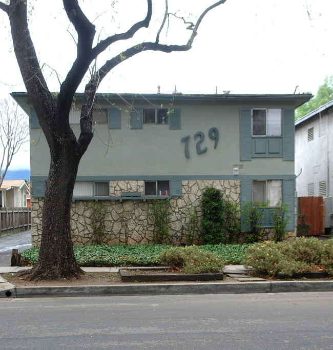 729 Locust St in Pasadena, CA - Building Photo - Building Photo