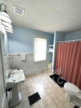 1211 E Jefferson St in Bloomington, IL - Building Photo - Building Photo