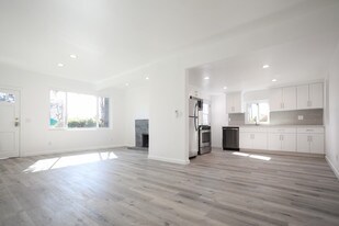 403 Brooks Ave in Los Angeles, CA - Building Photo