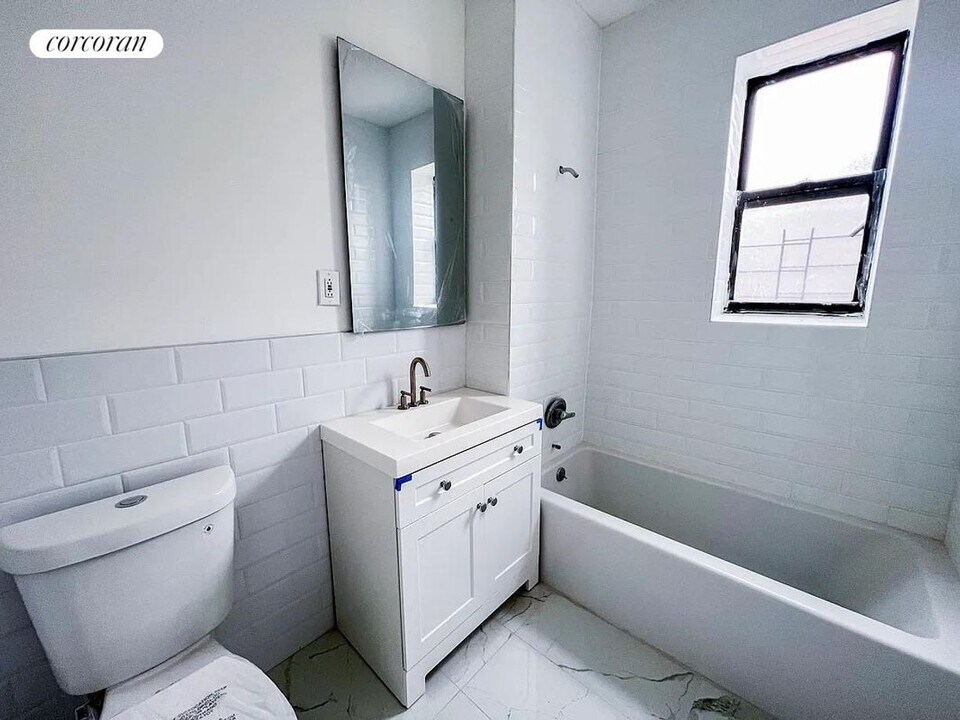 829 Bushwick Ave in Brooklyn, NY - Building Photo