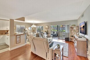 10663 Ocean Palm Way in Boynton Beach, FL - Building Photo