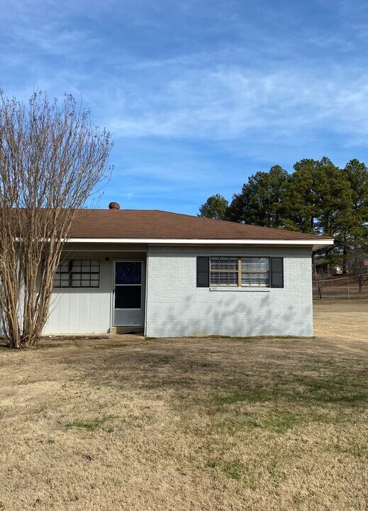 119 Shades Ave in Winfield, AL - Building Photo