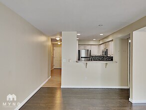 2530 15th Ave W, Unit 501 in Seattle, WA - Building Photo - Building Photo