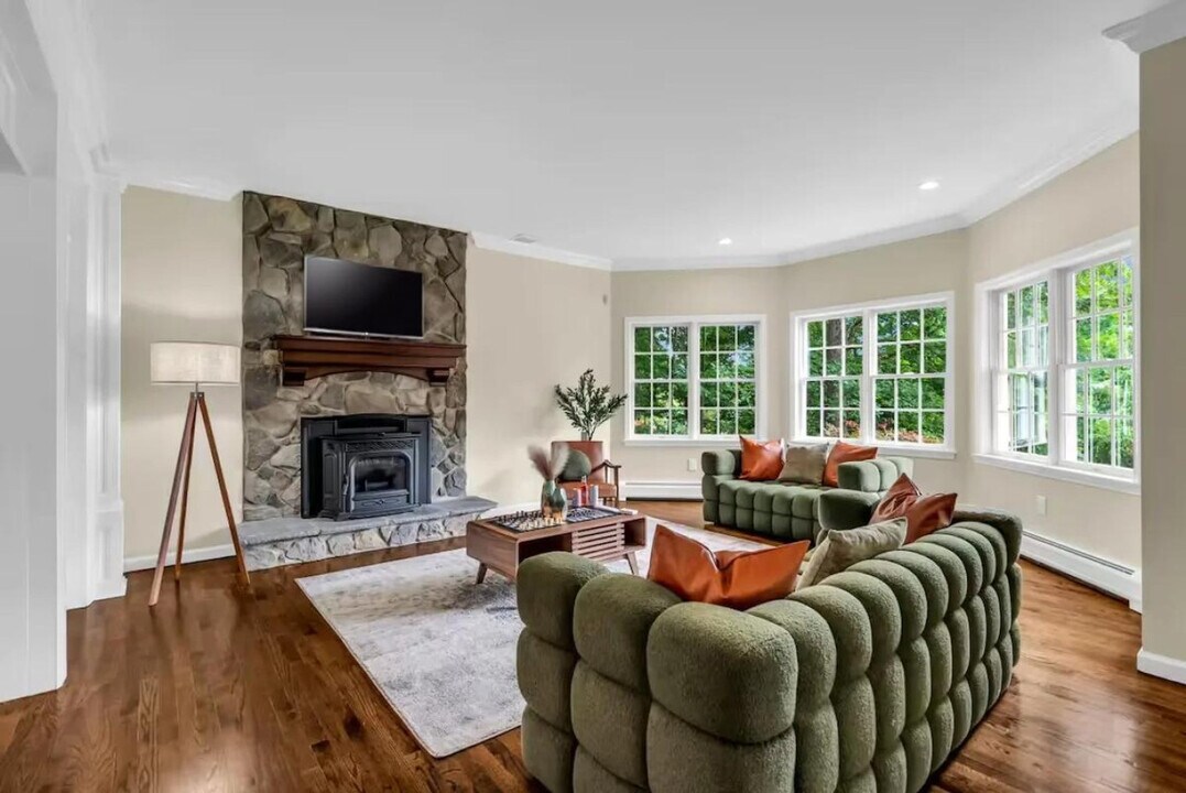 7 Pymm Ct in Stony Point, NY - Building Photo