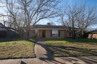309 Brookview Dr in Desoto, TX - Building Photo - Building Photo