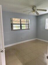 2401 Largo Dr in Miramar, FL - Building Photo - Building Photo