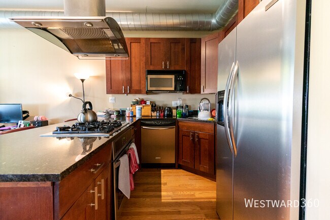 1107 W Lawrence Ave in Chicago, IL - Building Photo - Building Photo