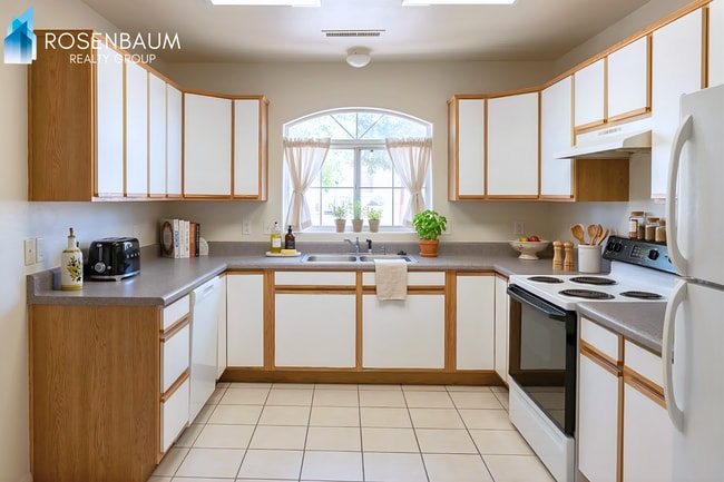 Beautiful 2-bedrooms, 2-baths duplex in Prescott Valley!, Unit 105-105-A in Prescott Valley, AZ - Building Photo - Building Photo