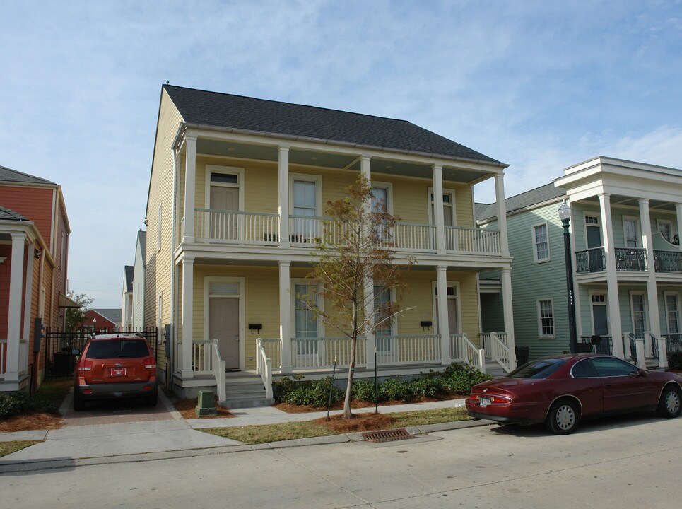 740 St Mary Dr in New Orleans, LA - Building Photo