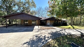 140 VZ County Rd 2153 in Canton, TX - Building Photo