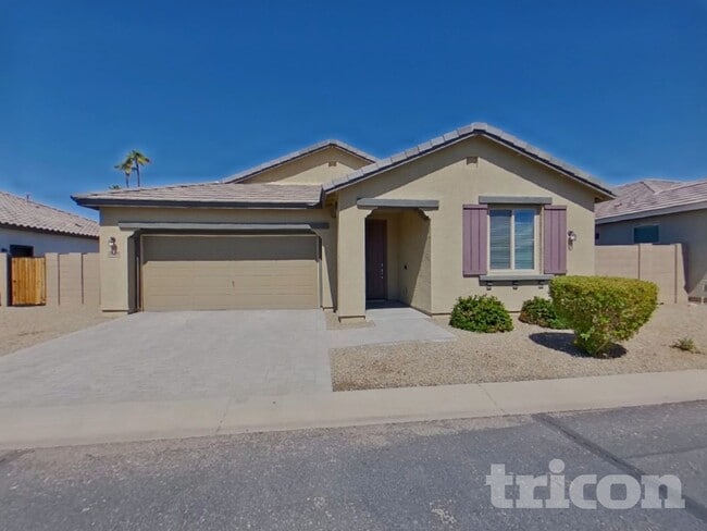 2618 E Danbury Rd in Phoenix, AZ - Foto de edificio - Building Photo