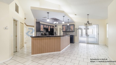 180 Parkview Dr in Palm Coast, FL - Building Photo - Building Photo