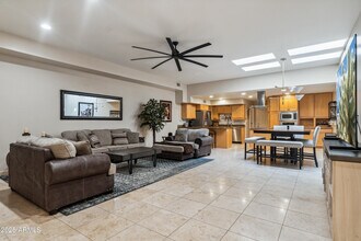 4840 N 72nd Way in Scottsdale, AZ - Building Photo - Building Photo