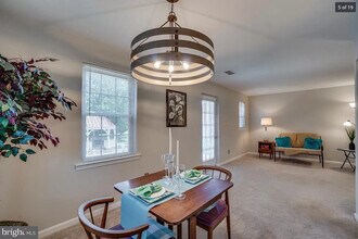 1301 E Abingdon Dr, Unit 3 in Alexandria, VA - Building Photo - Building Photo
