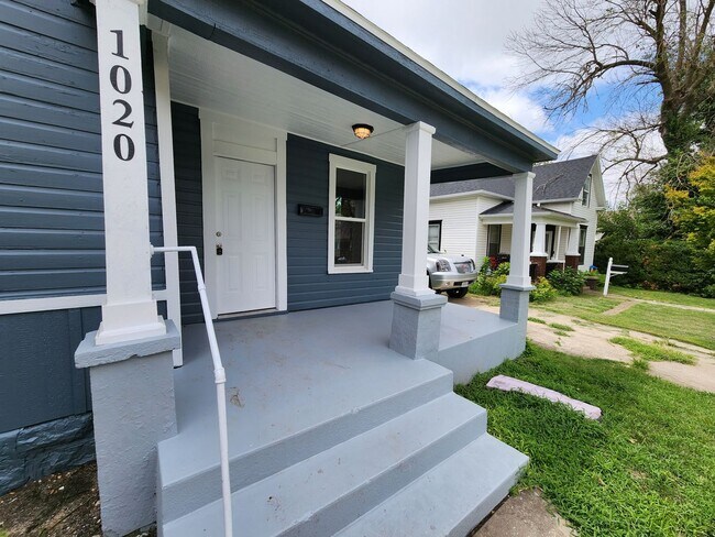 1020 W Hovey St in Springfield, MO - Building Photo - Building Photo