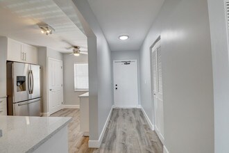 14747 Cumberland Dr-Unit -#307 in Delray Beach, FL - Foto de edificio - Building Photo