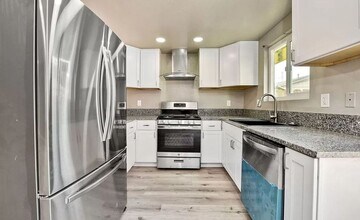 1026-28 Georgia St-Unit -1026 in Imperial Beach, CA - Building Photo - Building Photo