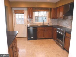 8519 Forrester Blvd in West Springfield, VA - Building Photo - Building Photo