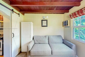 938 S Northlake Dr in Hollywood, FL - Building Photo - Building Photo