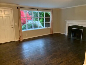14228 SE Allen Rd. in Bellevue, WA - Building Photo - Building Photo