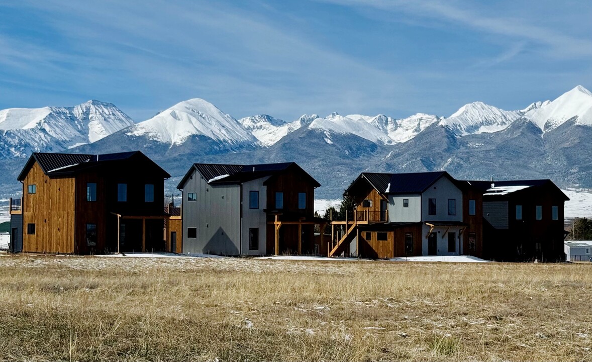 102 Second St, Unit 102 A in Silver Cliff, CO - Foto de edificio