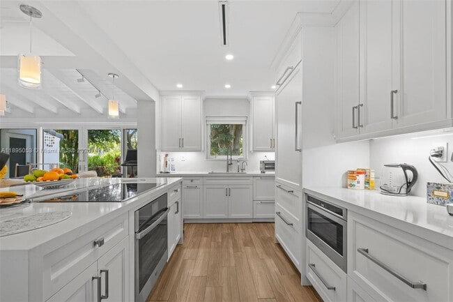 90 NE 106th St in Miami Shores, FL - Building Photo - Building Photo