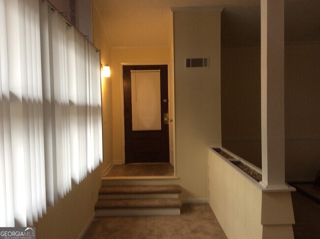 5022 Rock Springs Rd in Stonecrest, GA - Foto de edificio - Building Photo