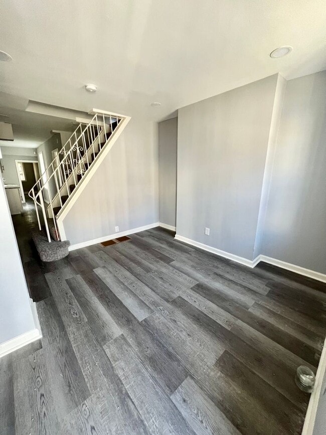 property at 2557 N Lee St