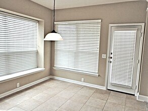 1016 Steubing Oaks in San Antonio, TX - Building Photo - Building Photo