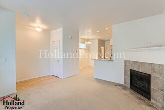 16980 NW Shadow Hills Ln in Beaverton, OR - Building Photo - Building Photo