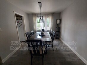 4885 E Tomahawk Dr in Flagstaff, AZ - Building Photo - Building Photo