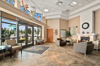 Victoria Park Senior Living in Seattle, WA - Foto de edificio - Building Photo