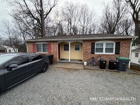 120 Raymond Ave in Charlottesville, VA - Building Photo