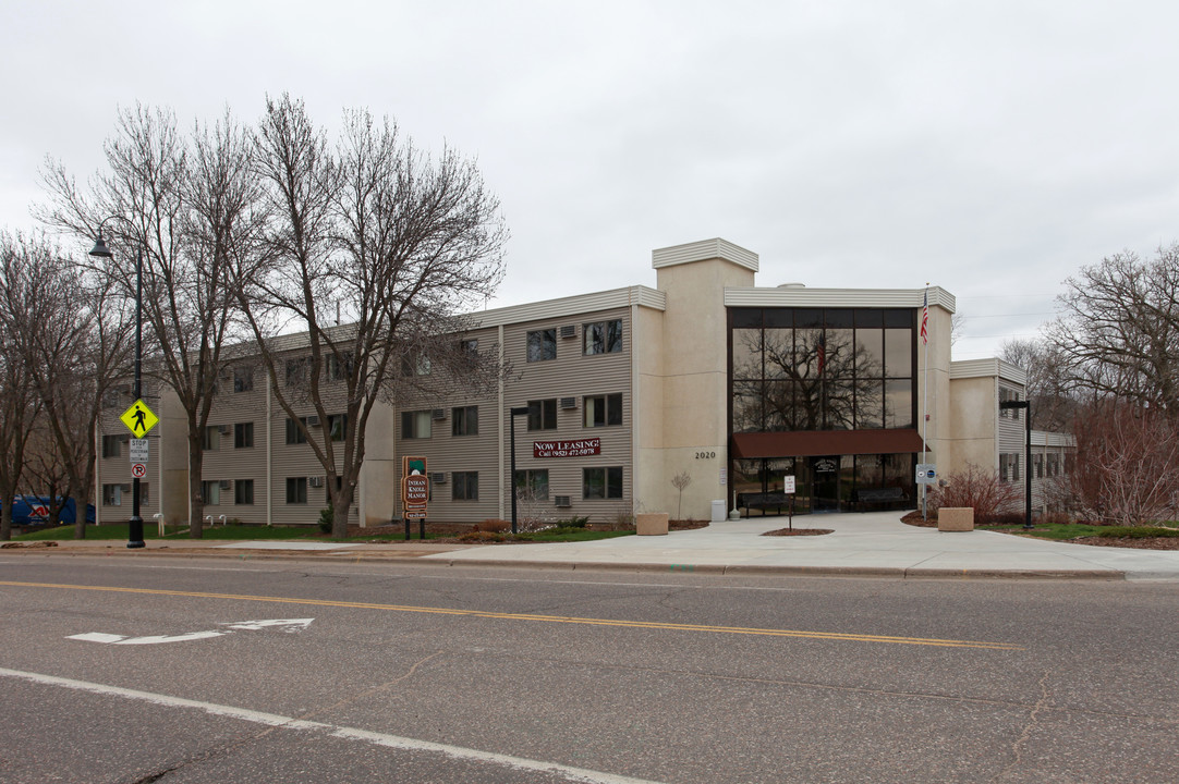 Indian Knoll Manor in Mound, MN - Building Photo