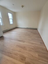 360 W Side Ave, Unit 2 in Jersey City, NJ - Foto de edificio - Building Photo
