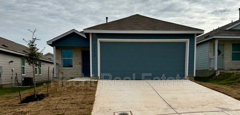 5192 Fowler Crst in Converse, TX - Building Photo