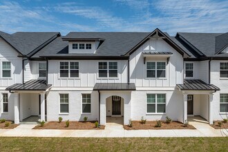 Vaughn Townhomes in Conyers, GA - Building Photo - Building Photo