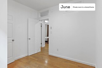 Private bedroom in 3 bed/1 bath Home in New York, NY - Building Photo - Building Photo