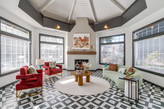 Evaline Apartments in Dallas, TX - Building Photo - Building Photo