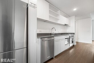 181 Front St, Unit 10E in Brooklyn, NY - Building Photo - Building Photo