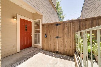 5565 Preston Oaks Rd in Dallas, TX - Building Photo - Building Photo