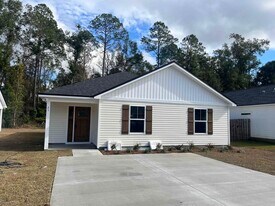31 Klickitat Dr in Crawfordville, FL - Building Photo