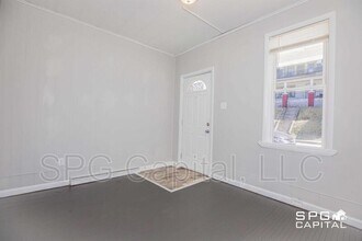12 E Main St in Windsor, PA - Building Photo - Building Photo