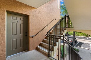 1170 Reserve Way in Naples, FL - Building Photo