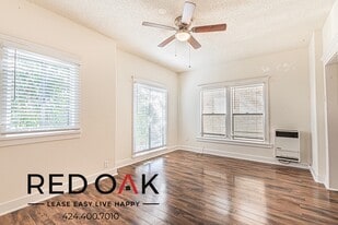 2743 San Marino St in Los Angeles, CA - Building Photo