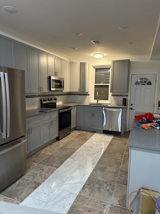 5817 Norfolk St in Philadelphia, PA - Foto de edificio