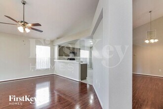 12706 Kings Lake Dr in Gibsonton, FL - Building Photo - Building Photo